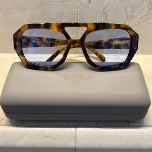 Vehla sunglasses, River model, with case. Blue lens/tortoise frame